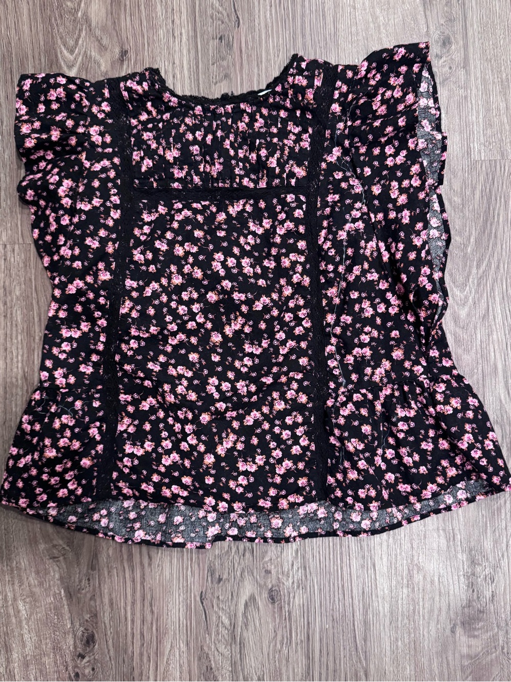 Jessica Simpson Black Blouse with Pink Floral Print and Ruffle Sleeves